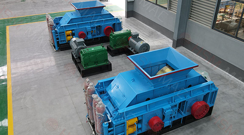 貴州1210齒輥+1210液壓對輥制砂機煤矸石提取硫精砂現場